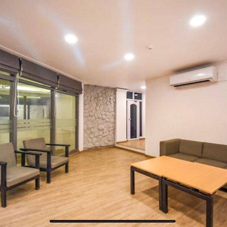 Fabhotel Heera Holiday Inn - Nr Eden Garden Stadium Kolkata Exterior photo