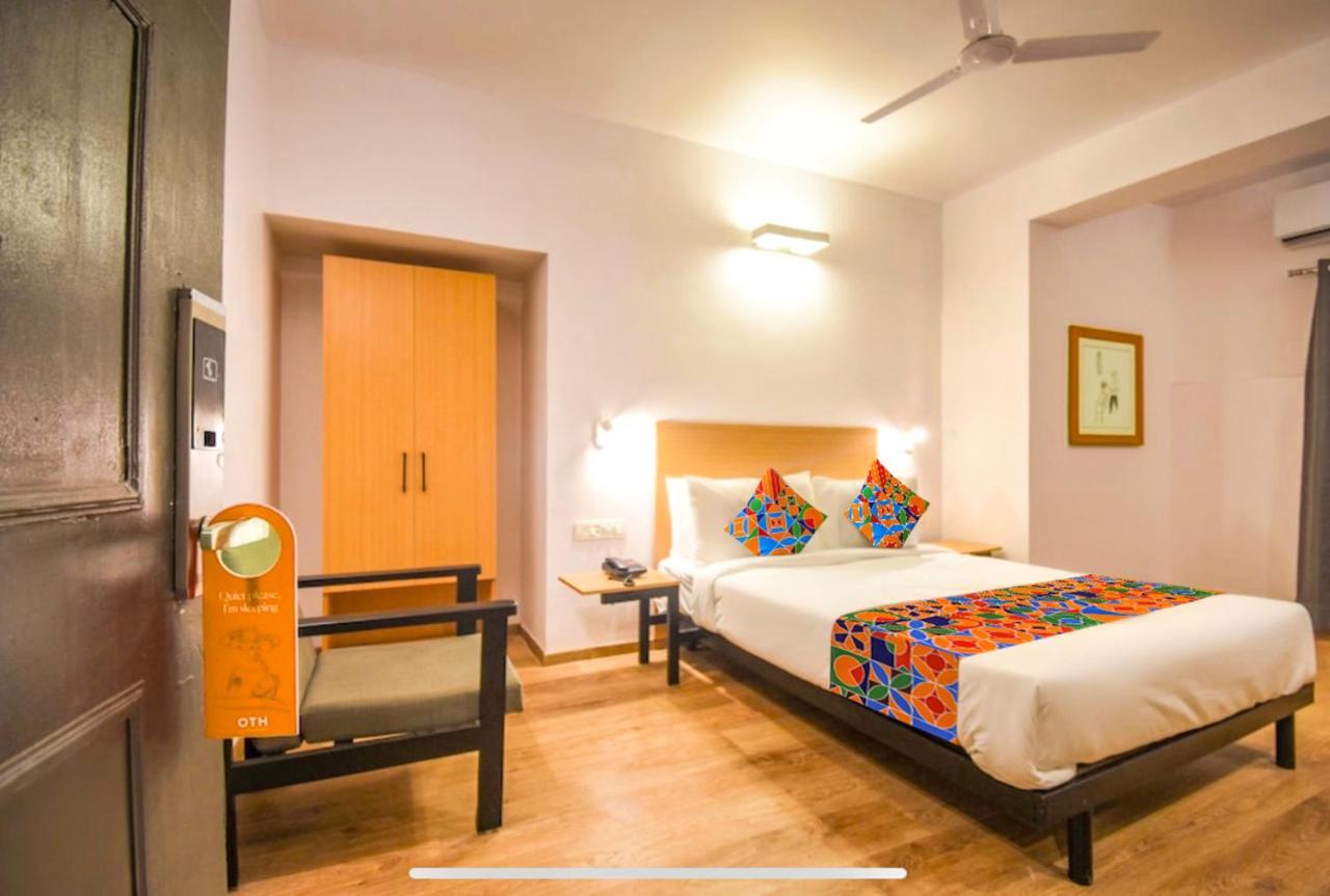 Fabhotel Heera Holiday Inn - Nr Eden Garden Stadium Kolkata Exterior photo